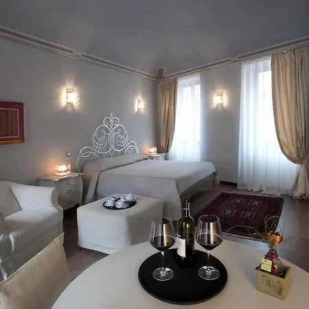 Vinoteca La Sacrestia Bed & Breakfast Alba (Piedmont)