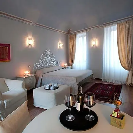 Nocleg ze śniadaniem Vinoteca La Sacrestia 4*