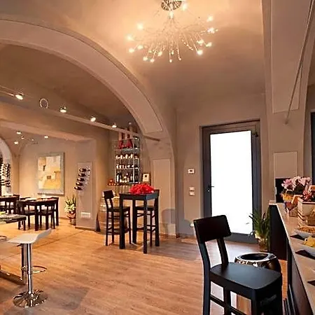 Vinoteca La Sacrestia 4*