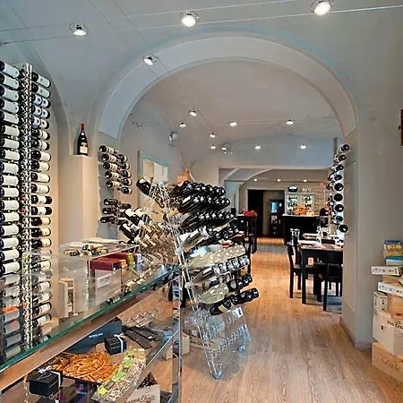 Vinoteca La Sacrestia 4* Alba (Piedmont)