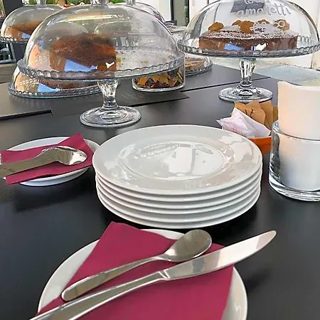 Nocleg ze śniadaniem Vinoteca La Sacrestia Alba (Piedmont)