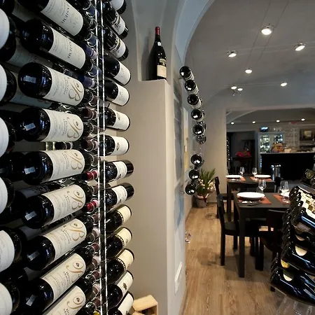 Vinoteca La Sacrestia Alba