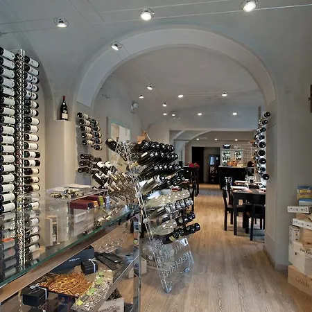 Panzió Vinoteca La Sacrestia 4*