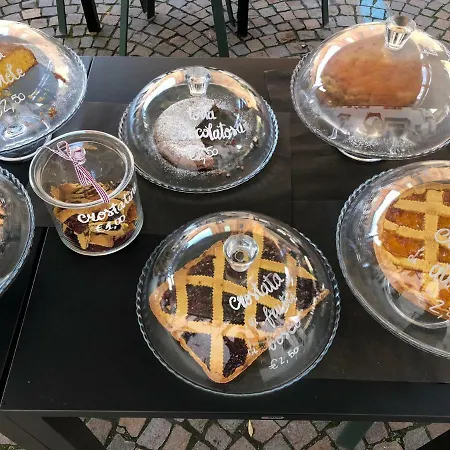 B&B Vinoteca La Sacrestia 알바