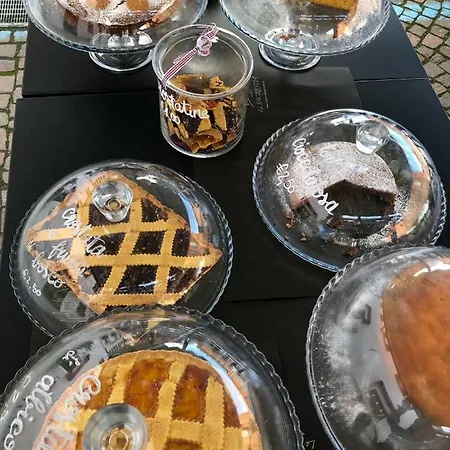 Bed & Breakfast Vinoteca La Sacrestia Alba (Piedmont)