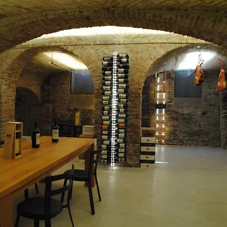 B&B Vinoteca La Sacrestia 알바