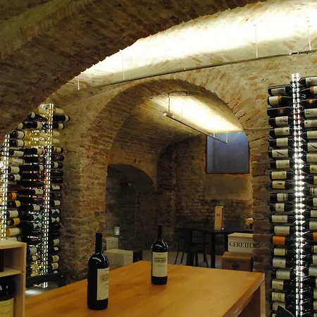 Vinoteca La Sacrestia 4*