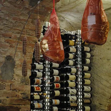 Vinoteca La Sacrestia 4*