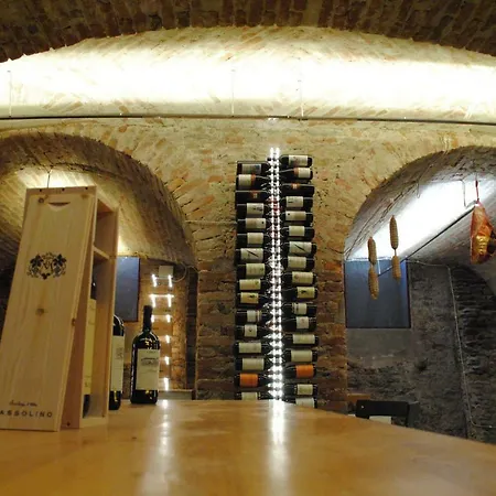 Vinoteca La Sacrestia 4* Alba (Piedmont)