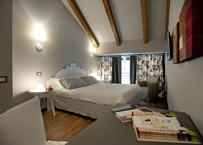 Vinoteca La Sacrestia Bed and breakfast Alba (Piedmont)