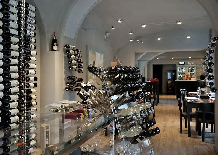 Bed and breakfast Vinoteca La Sacrestia Alba (Piedmont)