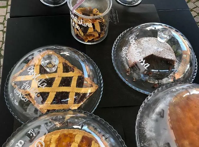 Bed and breakfast Vinoteca La Sacrestia Alba (Piedmont)