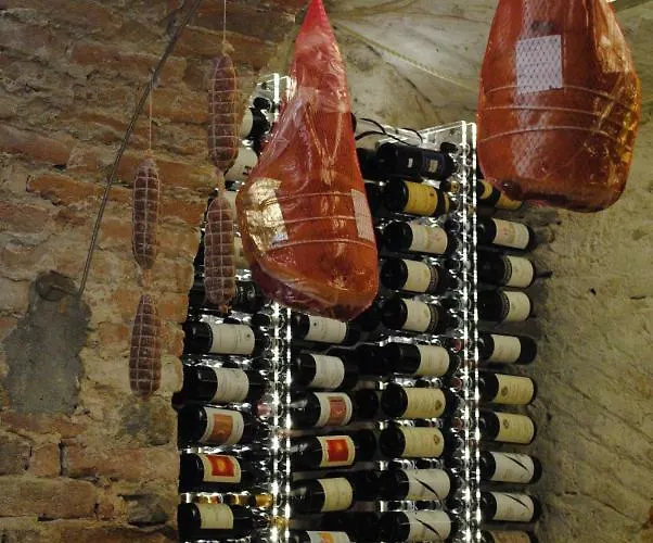 Vinoteca La Sacrestia 4*